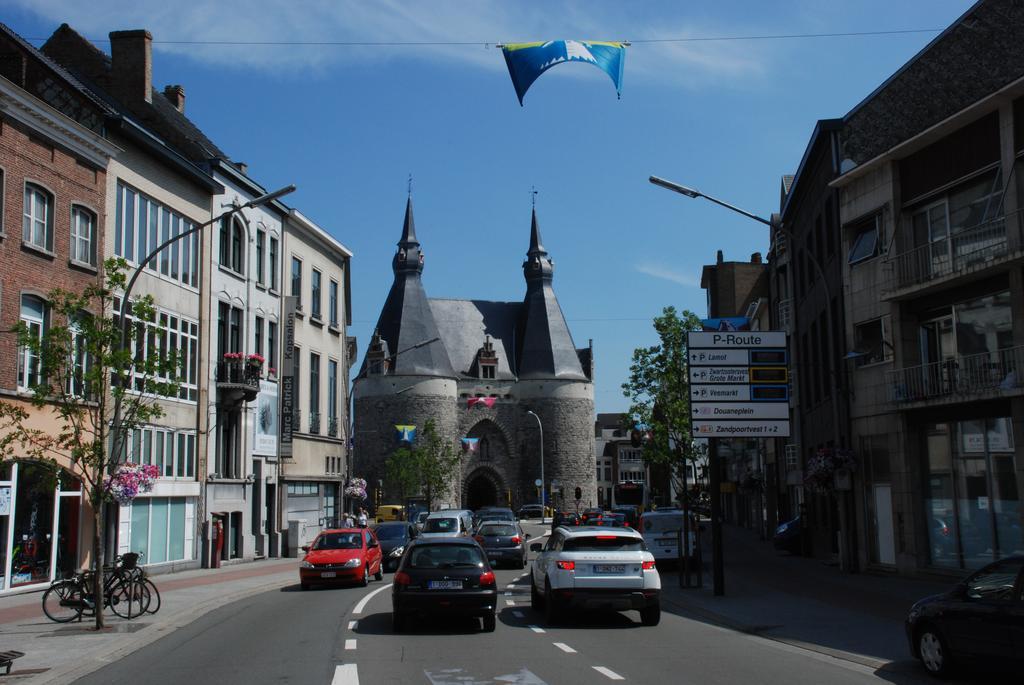 B&B Golden Corner 24 Mechelen Bagian luar foto